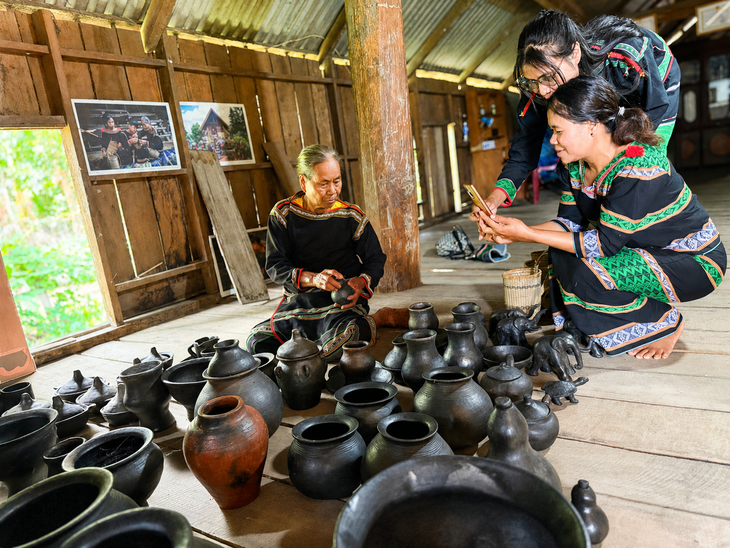 Người trẻ đưa chuyện văn hóa, ẩm thực M'nông lên không gian mạng - Ảnh 2.