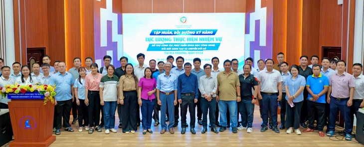 408 học viên TP.HCM sẵn sàng làm 'đầu mối' chuyển đổi số tại cơ sở - Ảnh 1.