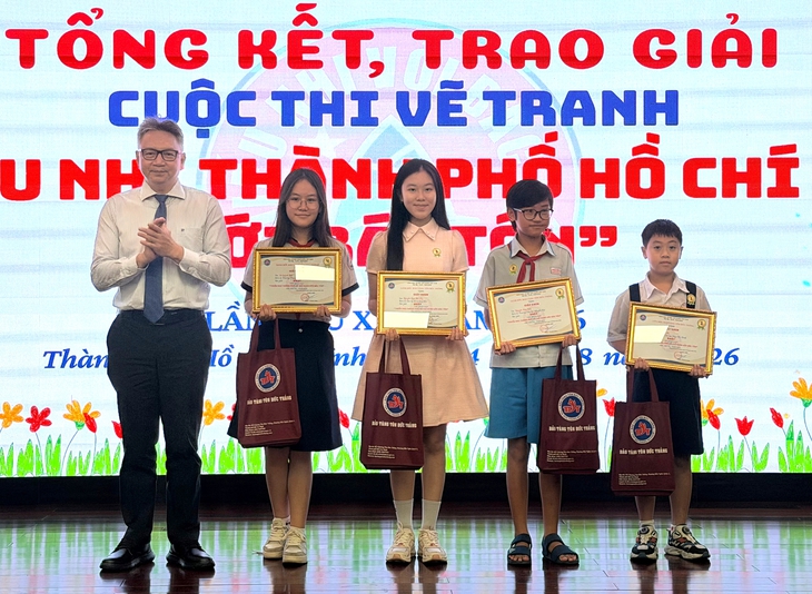 Cuộc thi vẽ tranh thiếu nhi TP . HCM với Bác Tôn năm 2026 và những câu chuyện ý nghĩa - Ảnh 2.
