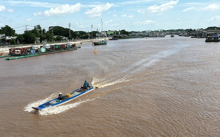 Thời tiết hôm nay 16-8: Nam Bộ có mưa to, Trung Bộ nắng nóng - Ảnh 2.
