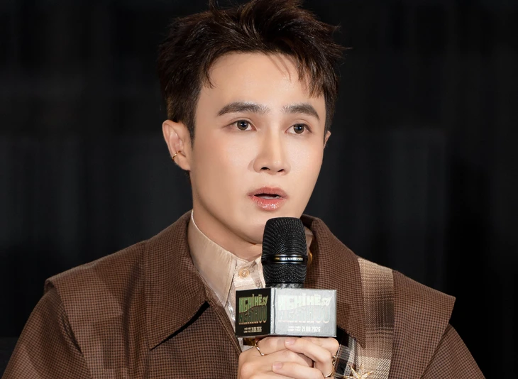 Huỳnh Lập tránh đối đầu với phim của Johnny Trí Nguyễn  - Ảnh 1.