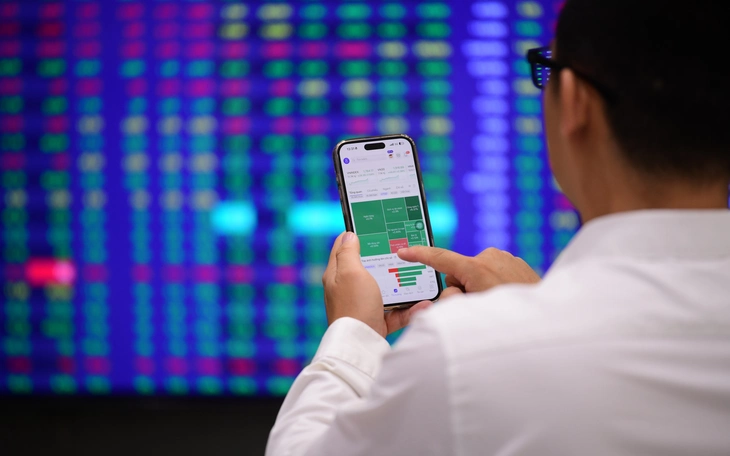 Thêm một phiên giao dịch buồn của nhà đầu tư, VN-Index giảm tiếp 36 điểm - Ảnh 4.