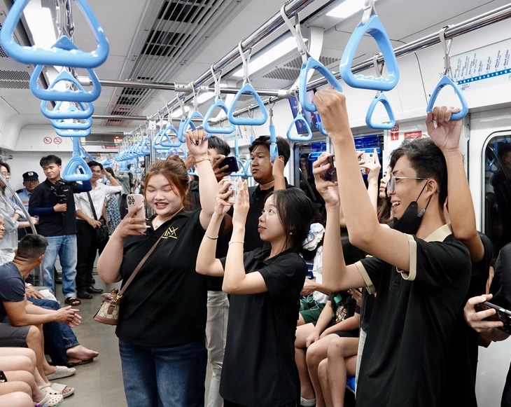Sinh viên ĐH Cửu Long tiếp tục hoạt động 'Làm báo cùng Tuổi Trẻ' - Ảnh 6.