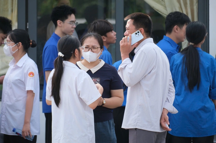 Đề toán thi lại tốt nghiệp ở trường chuyên Tuyên Quang - Ảnh 3.