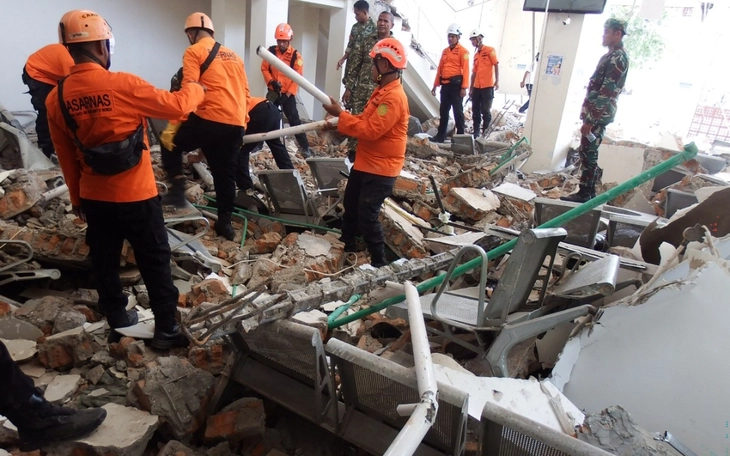 Người dân Indonesia kể lại khoảnh khắc giành giật sự sống trong động đất - Ảnh 6.