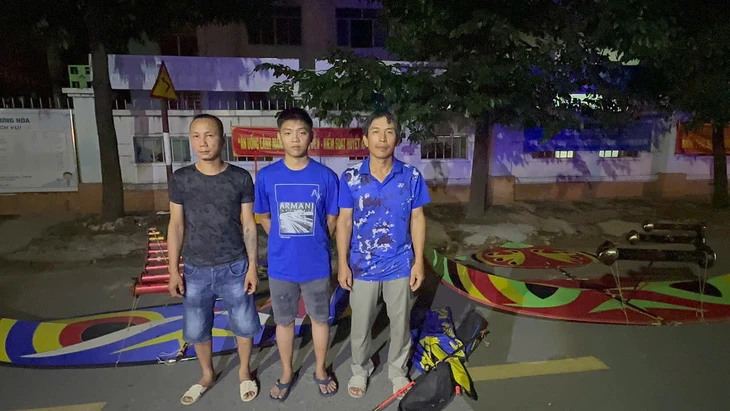 Công an TP.HCM củng cố hồ sơ, xử lý 3 người thả diều ảnh hưởng an toàn bay gần sân bay Tân Sơn Nhất - Ảnh 1.