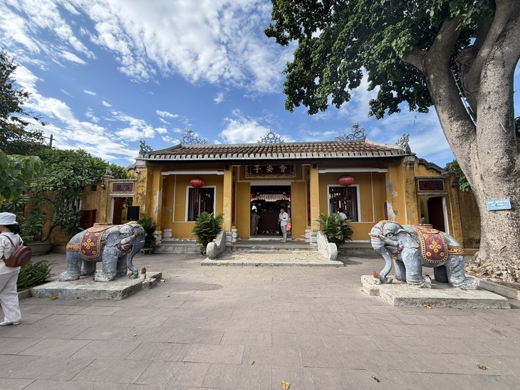 Đình làng cổ trên 200 năm linh thiêng ở Hội An thành không gian triển lãm - Ảnh 4.