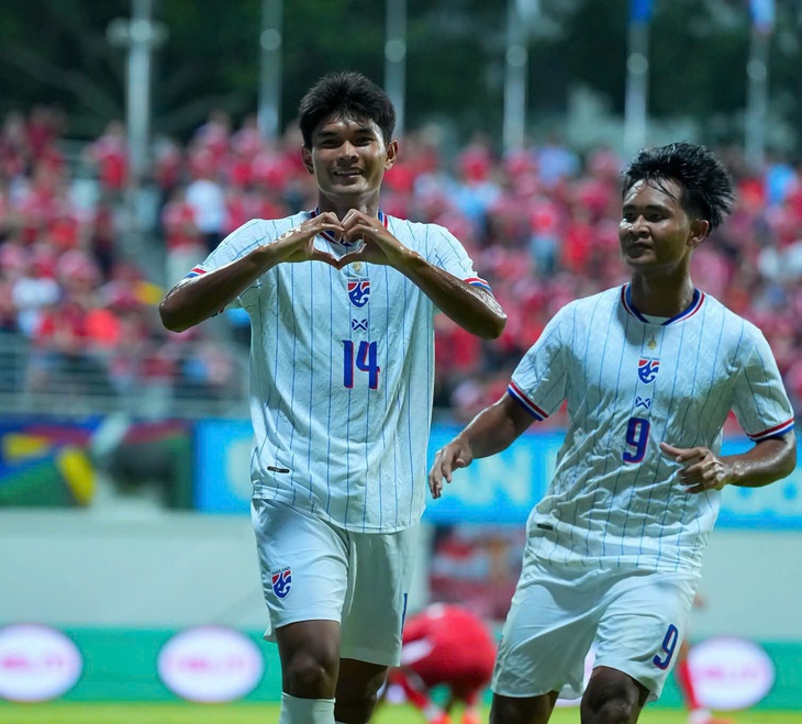 Singapore - Thái Lan (Hết hiệp 1) 0-2: Thái Lan có lợi thế, Singapore gặp khó - Ảnh 1.