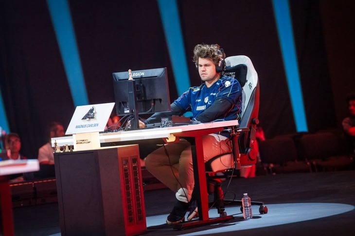 Carlsen lần thứ hai liên tiếp vô địch Esports World Cup - Ảnh 1.
