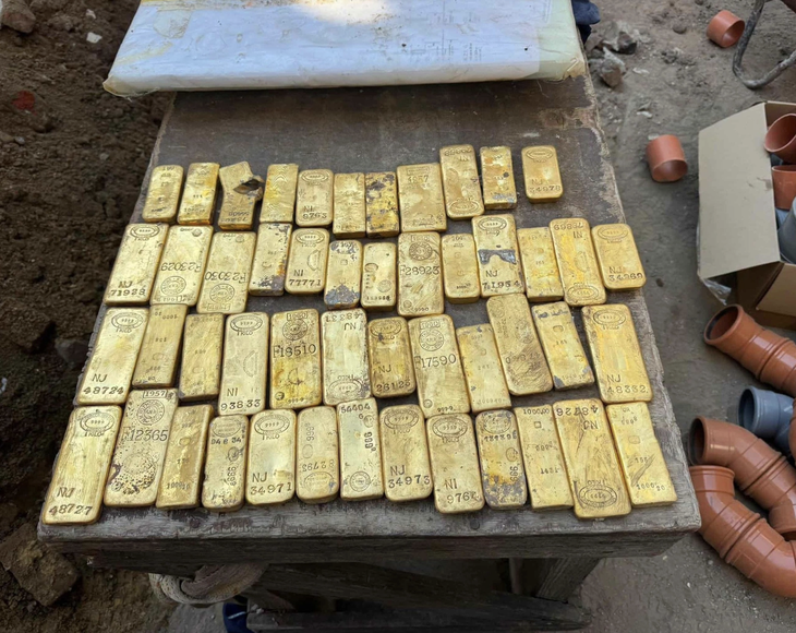 Tìm thấy kho vàng 10 triệu USD khi lắp ống cống - Ảnh 2.