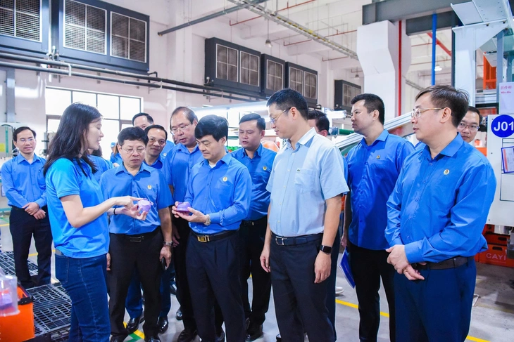 Thu nhập người lao động 14-18 triệu đồng/tháng, lương cơ bản vượt chuẩn 36% - Ảnh 1.