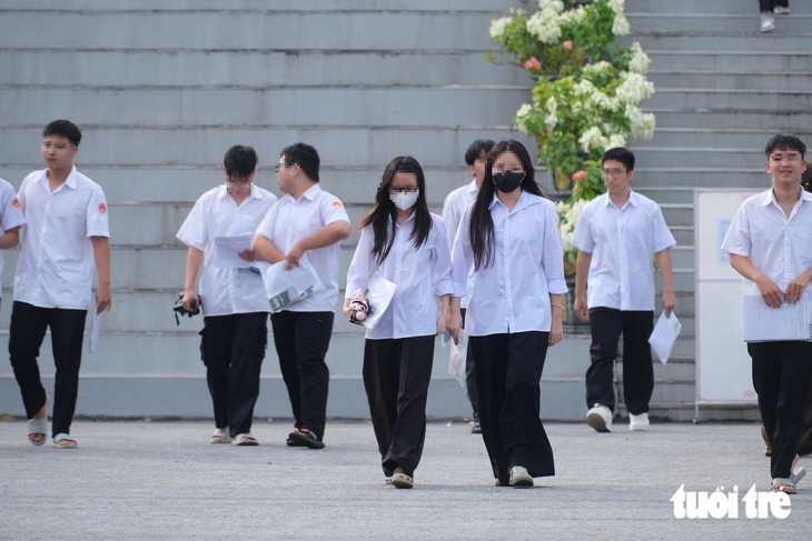 Đề các môn tự chọn thi lại tốt nghiệp ở chuyên Tuyên Quang - Ảnh 9.