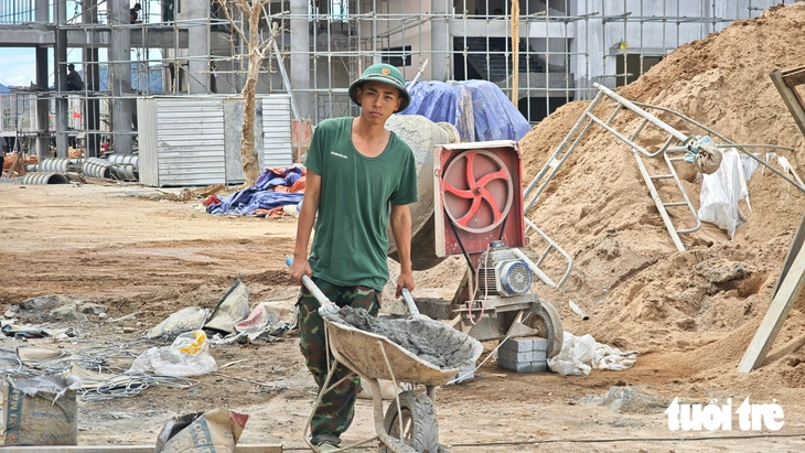 Trường nội trú 240 tỉ đang 'chạy đua tiến độ' giữa  đại ngàn A Lưới - Ảnh 5.