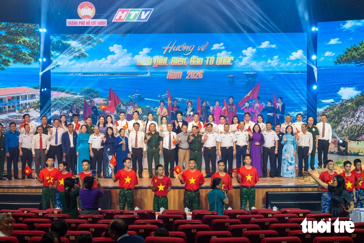 Hơn 55 tỉ đồng ủng hộ quỹ Vì biển đảo quê hương - Vì tuyến đầu Tổ quốc - Ảnh 1.