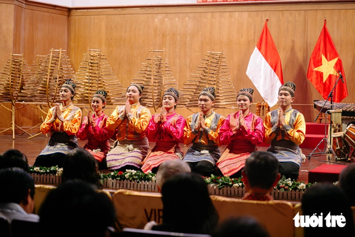 Tre Việt Nam - Indonesia cất ‘tiếng hát’ chung một sân khấu - Ảnh 8.