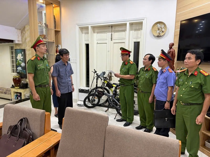 Khởi tố, bắt tạm giam giám đốc ban quản lý dự án ở Huế vì sai phạm ở dự án xử lý rác - Ảnh 1.