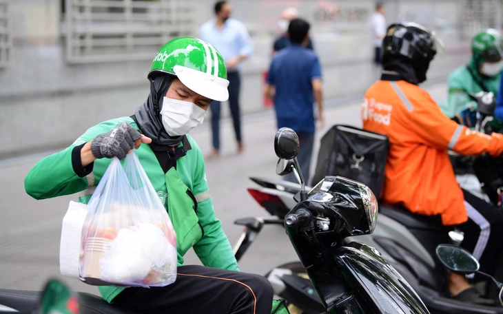 Bộ trưởng Bộ Y tế phản hồi kiến nghị giảm tuổi hưởng trợ hưu trí xã hội xuống 70 - Ảnh 3.