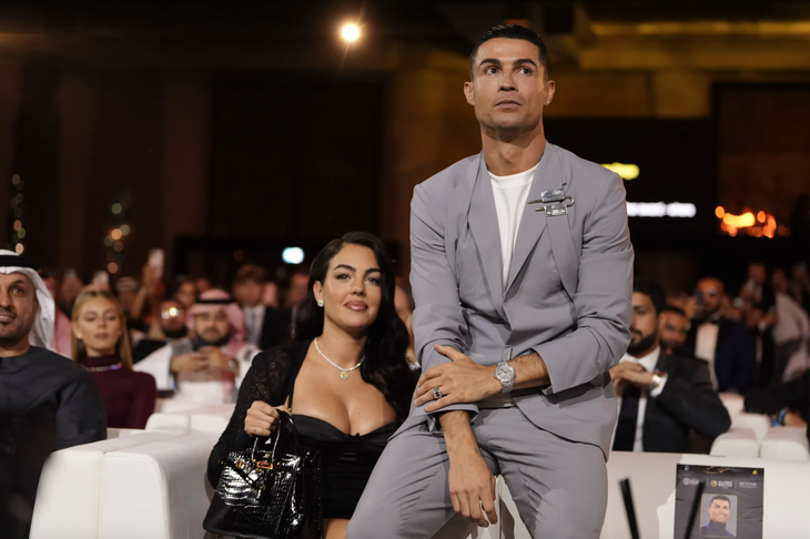 Georgina được cấp dưỡng 85.000 bảng/tháng nếu ly hôn Ronaldo? - Ảnh 1.