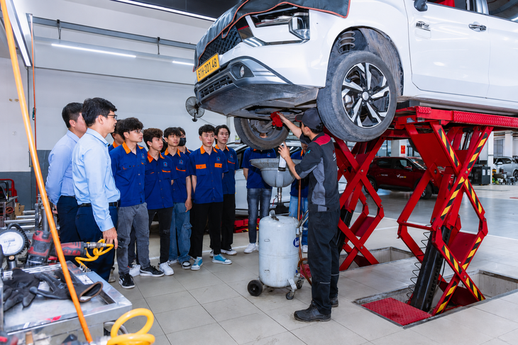 Giáo viên trung học nghề có thể dạy cả kiến thức THPT và chuyên môn nghề - Ảnh 1.