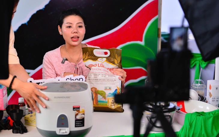 Đặt lại chuẩn mực trách nhiệm KOL và niềm tin trên không gian số - Ảnh 1.