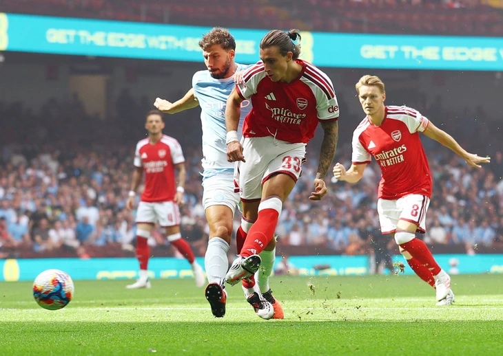 Không còn HLV Guardiola, Man City bị Arsenal đè bẹp - Ảnh 1.