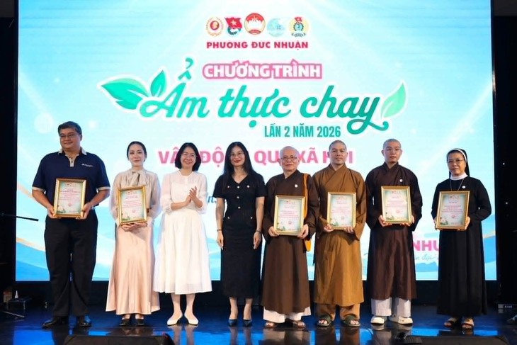 Ẩm thực chay phường Đức Nhuận kết nối yêu thương, gây quỹ 838 triệu đồng - Ảnh 2.