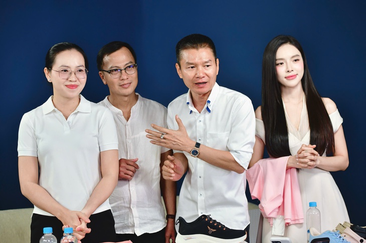 Đang livestream bán hàng 'Tiếp sức đến trường 2026': Nesty bán 30 phút, ủng
hộ toàn bộ doanh thu 350 triệu - Ảnh
5.