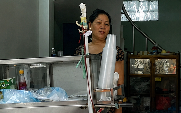 Nhân viên bị trừ lương vì đến muộn 11 giây? - Ảnh 3.