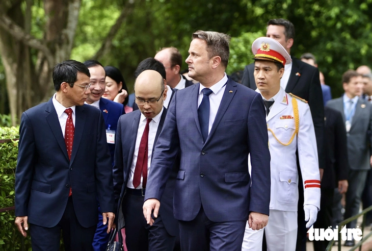 Cảnh vệ Việt Nam kể chuyện che ô giữa mưa, bảo vệ nguyên thủ dạo phố, ăn bún chả - Ảnh 7.