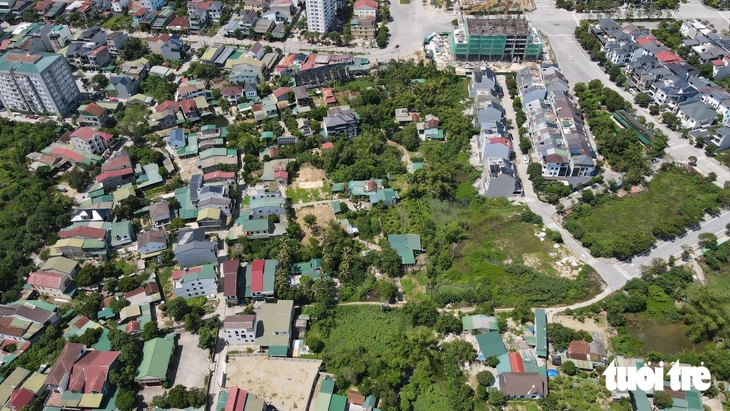 Nghệ An di dời 22 hộ dân 'sống treo' vì tuyến đường kéo dài 18 năm - Ảnh 3.