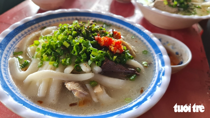 Bánh canh bột xắt Cai Lậy: Miếng ngon đậm tình đất và người miền Tây - Ảnh 1.