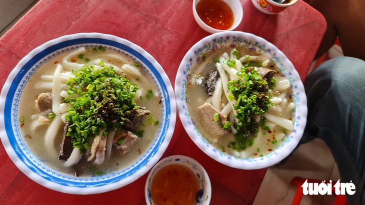 Bánh canh bột xắt Cai Lậy: Miếng ngon đậm tình đất và người miền Tây - Ảnh 4.
