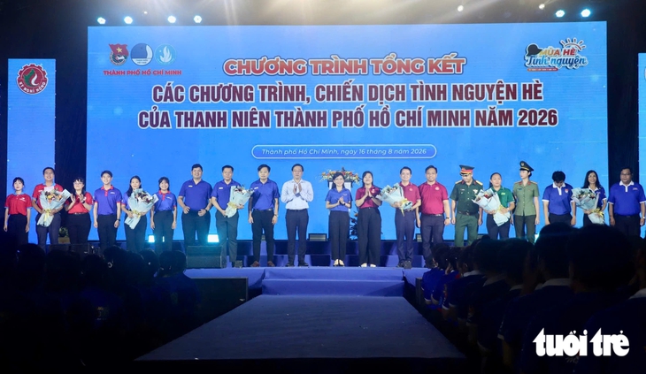Gần 400.000 chiến sĩ tình nguyện hè TP.HCM tạo dấu ấn nhiều công trình, sát nhu cầu người dân. - Ảnh 2.