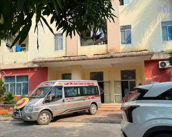 Công an điều tra vụ án mạng ở chung cư Minh Phương, Phú Thọ - Ảnh 1.