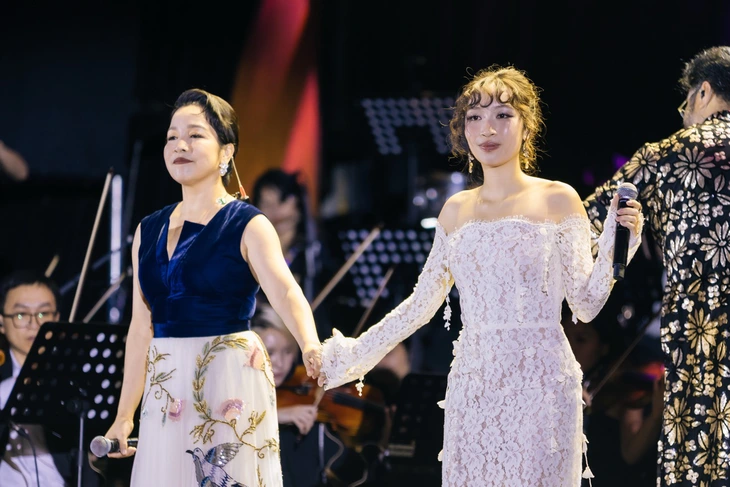 Ca sĩ Thanh Lam ngẫu hứng thể hiện bài hát trong vở cải lương Cây sầu riêng trổ bông - Ảnh 7.