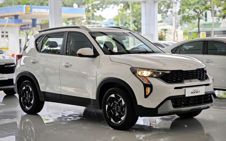 Tin tức giá xe: Kia Sonet giảm giá kỷ lục, niêm yết rẻ nhất phân khúc, xuống ngang Hyundai i10 - Ảnh 2.