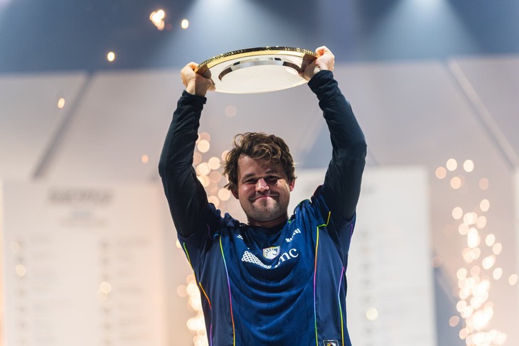 Xem ván đấu Carlsen ‘thí Hậu’ để giành chức vô địch EWC - Ảnh 1.