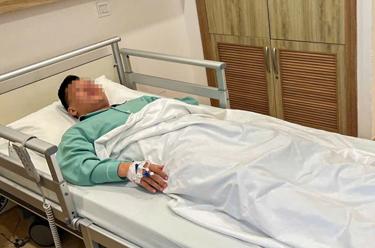 Diễn biến mới vụ du khách bị hanh hung khi nhắc tiểu bậy trên bãi biển Nha Trang - Ảnh 1.