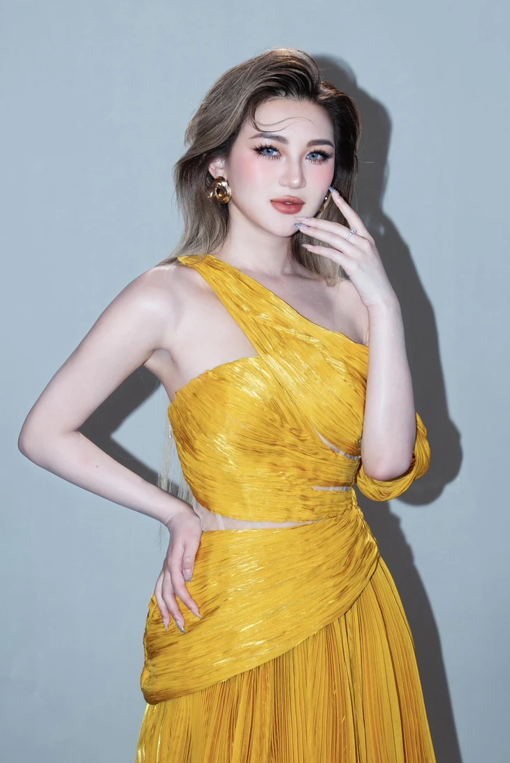 Á quân Nicole Nguyễn 'ngông' với MV 'Gái Tây gốc Việt'  - Ảnh 2.