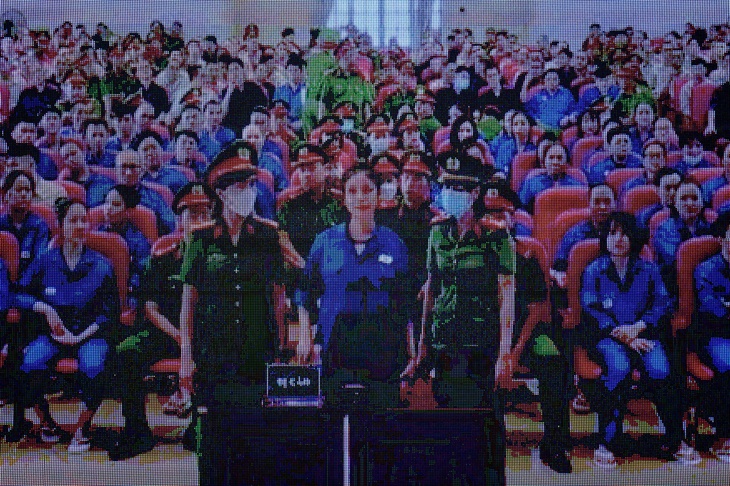 Phiên tòa vụ ma túy 227 bị cáo: Ca sĩ Chi Dân, 'cô tiên từ thiện' Trúc Phương xin điều chỉnh thông tin - Ảnh 2.