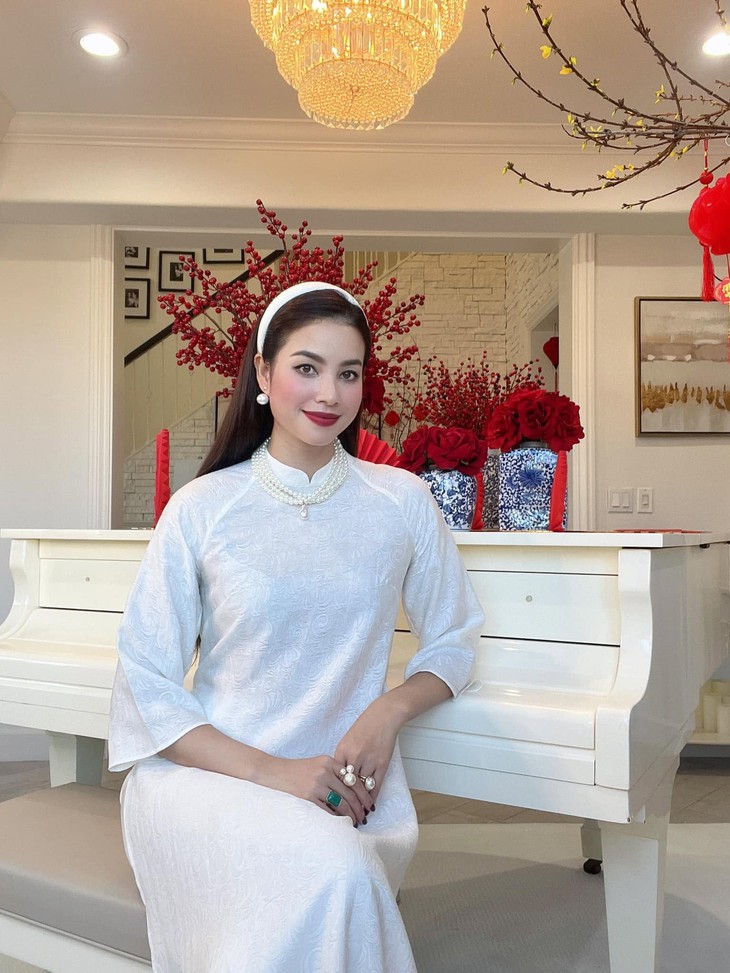 Phạm Hương làm nghề mới ở Mỹ  - Ảnh 3.