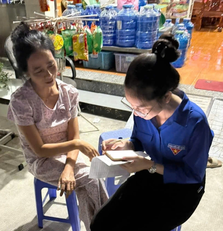 Bình dân học vụ số đưa kỹ năng số đến từng nhà dân tại TP . HCM - Ảnh 6.