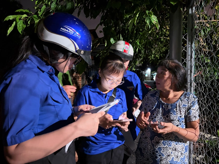 Bình dân học vụ số đưa kỹ năng số đến từng nhà dân tại TP . HCM - Ảnh 9.