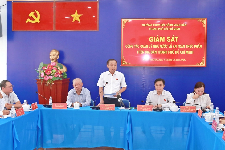 Tăng cường kiểm soát nguồn gốc hàng hóa vào chợ đầu mối Hóc Môn - Ảnh 3.