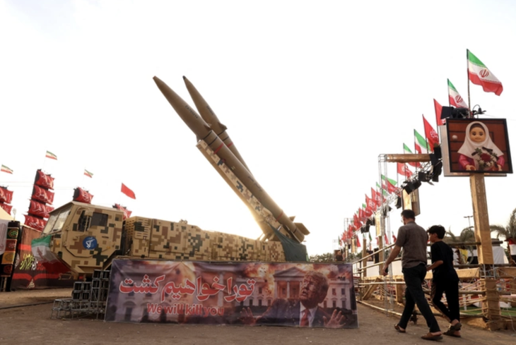 IRGC: Iran đang chuyển từ thế phòng thủ sang tấn công trong xung đột với Mỹ - Ảnh 1.
