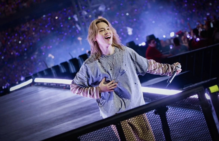 Jimin BTS nhận 'mưa lời khen' vì một hành động trong concert - Ảnh 2.