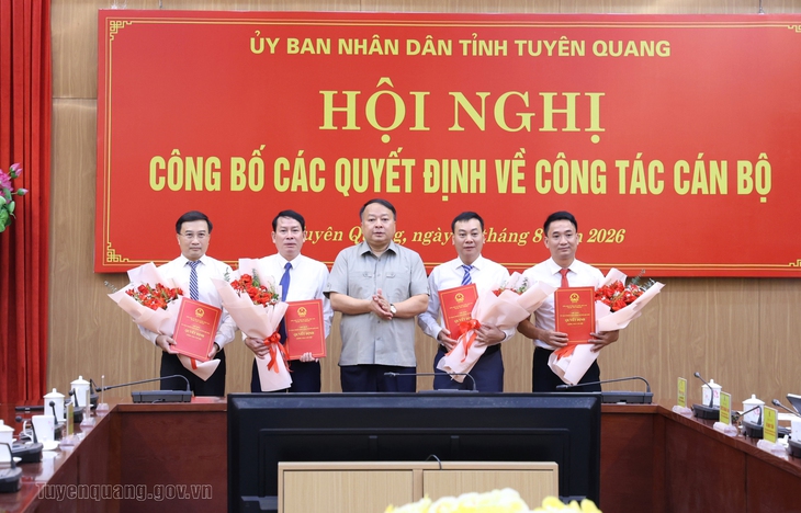Tuyên Quang điều động luân chuyển hàng loạt cán bộ - Ảnh 1.