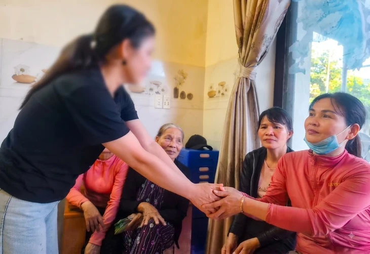 Vụ điện giật chết 2 vợ chồng: Xúc động trước nghĩa cử của người cọc mua nhà - Ảnh 1.