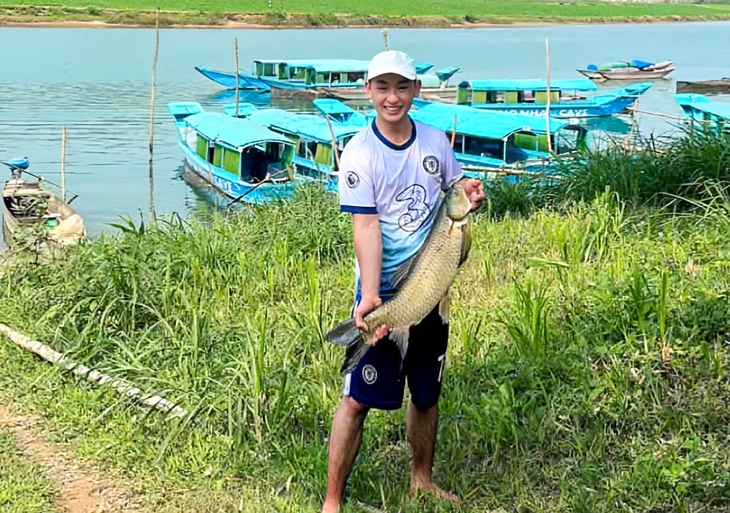 Người dân Phong Nha đi cắt cỏ 5 năm mới nuôi được một lứa cá đặc sản - Ảnh 7.