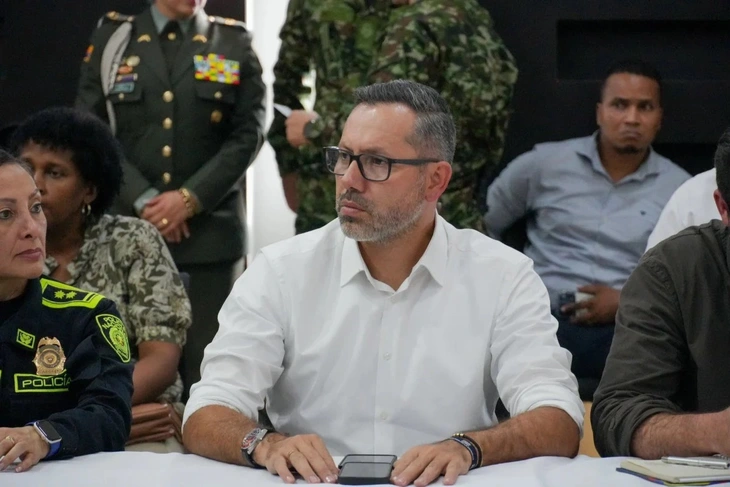 Bộ trưởng Colombia bị chỉ trích vì đi du lịch giữa thảm họa động đất - Ảnh 2.